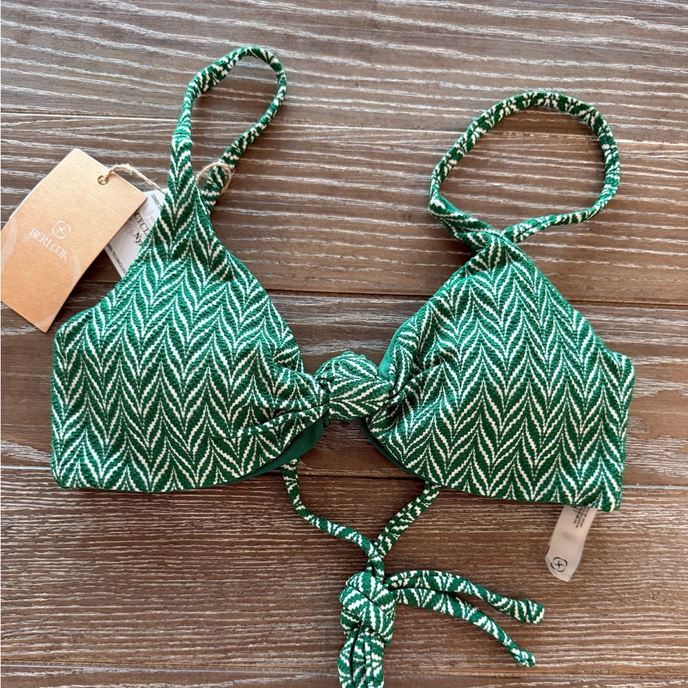 NWT Berlook triangle bikini top